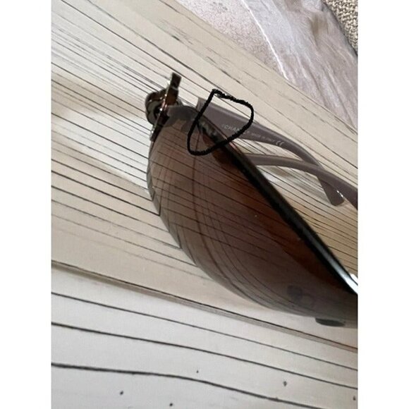 Chanel Sunglasses 4164B Sheid - Picture 7 of 11